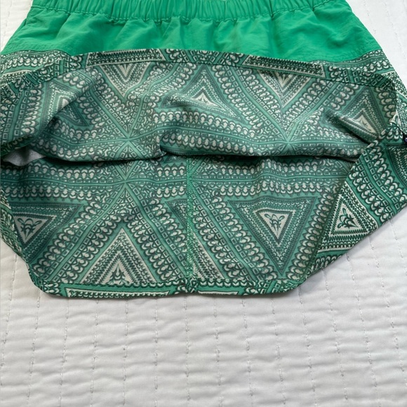 Patagonia Aztec Baggies Green Mini Skirt with Geometric Design With Pockets - Picture 6 of 12